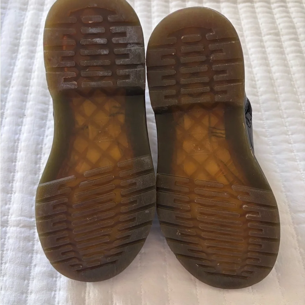 : : DR. MARTENS Kids Boots : :